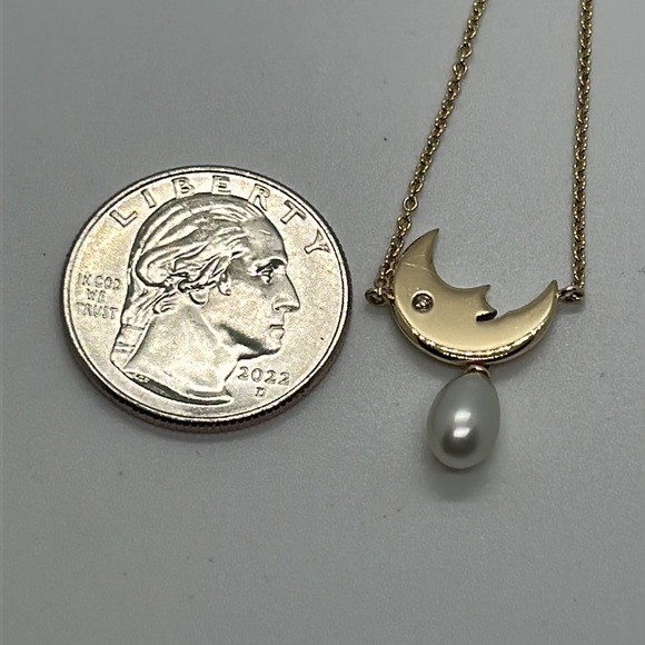 14K Yellow Gold Crescent 🌙 Moon Diamond 17” Necklace - Picture 4 of 8